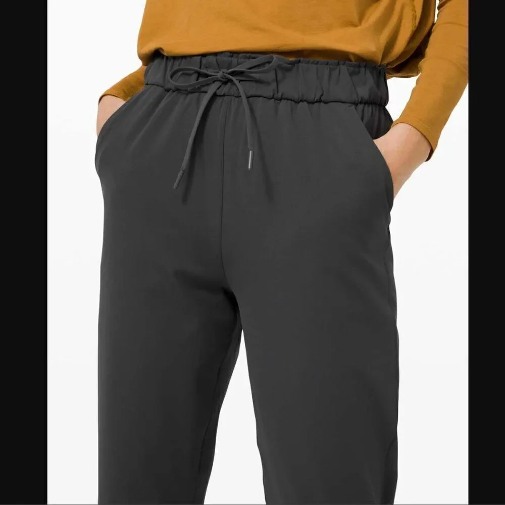 Lululemon Keep Moving Pant 7/8 High-Rise in Graphite Grey | Size 6